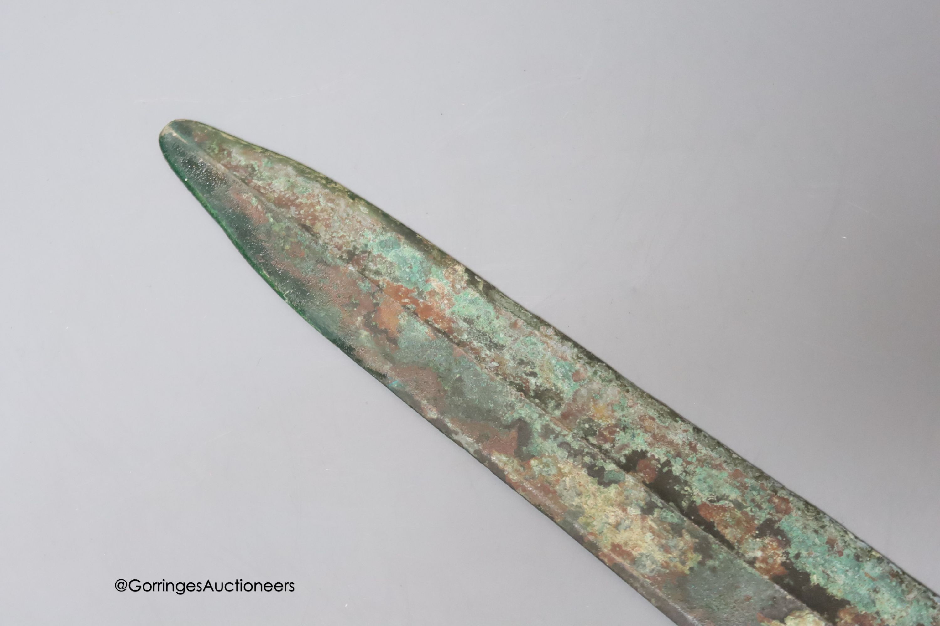 A Chinese bronze dagger/sword